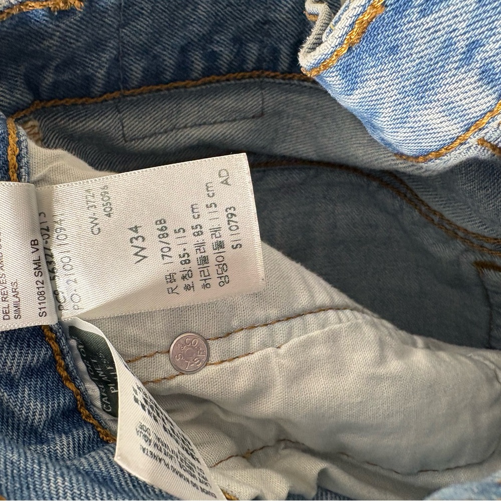 Levi’s 501 Denim Cutoff Distressed Women’s Shorts - Picture 4 of 4